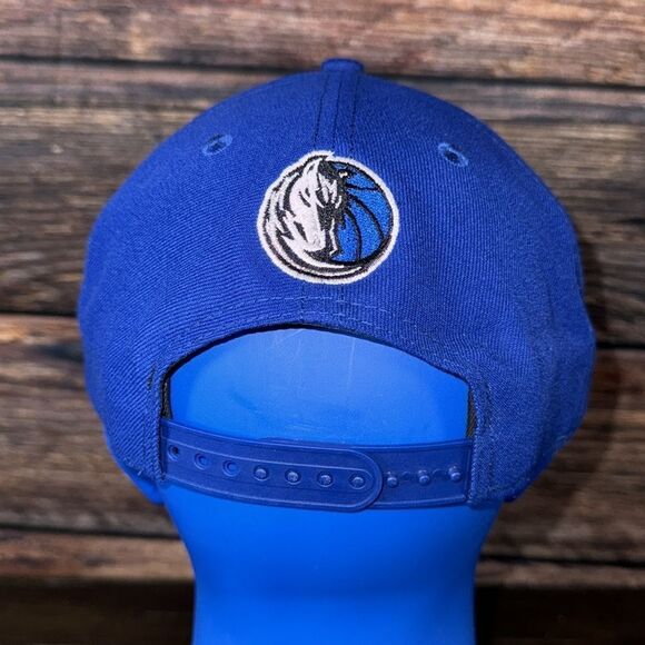 New Era 9Fifty Dallas Mavericks SnapBack Cap - Picture 5 of 8